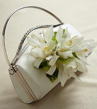 The White Purse D&amp;eacute;cor